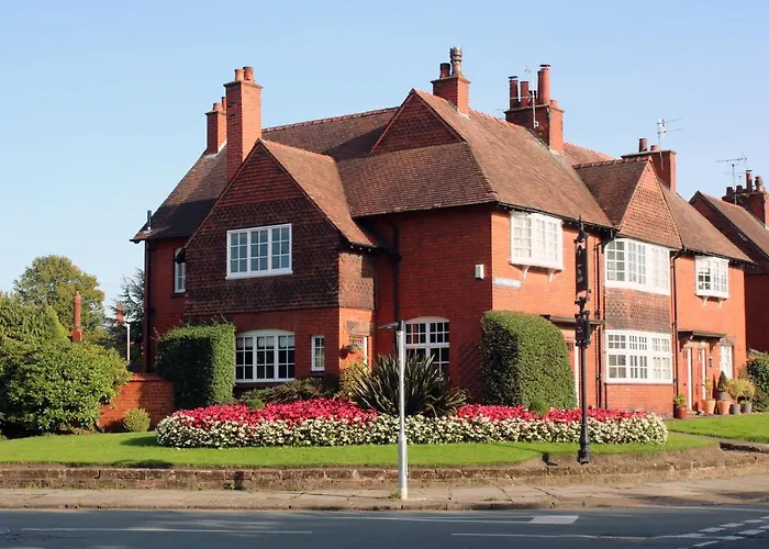 Charming 1800S Port Sunlight Worker\'S Cottage