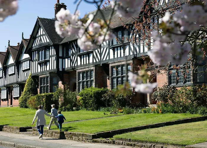 Charming 1800S Port Sunlight Worker\'S Cottage